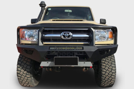 We flew Stateside to sit in the driver’s pew of a 2022 Ford Bronco in Black Diamond guise, and we left asking ourselves, “Why the hell isn’t Ford bringing these to Australia