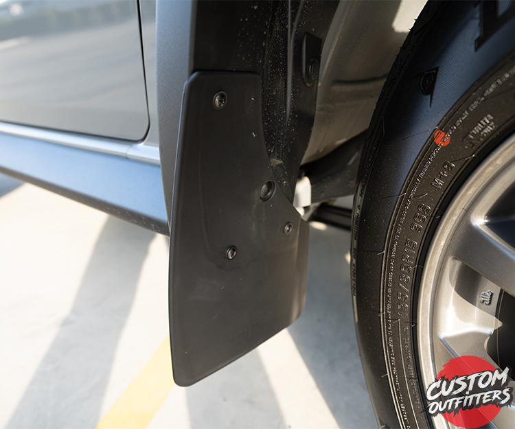 Jimnys have no centre (interaxle) differential. This has a positive effect that at least two wheels, where each wheel is on a different axle, have to lose traction for the vehicle to lose traction when in 4WD transmission mode
