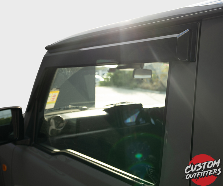 All four Jimny generations have recirculating ball steering mechanism, which is particularly well suited for all-terrain duty, but relatively imprecise on-road compared to modern rack-and-pinion steering construction.