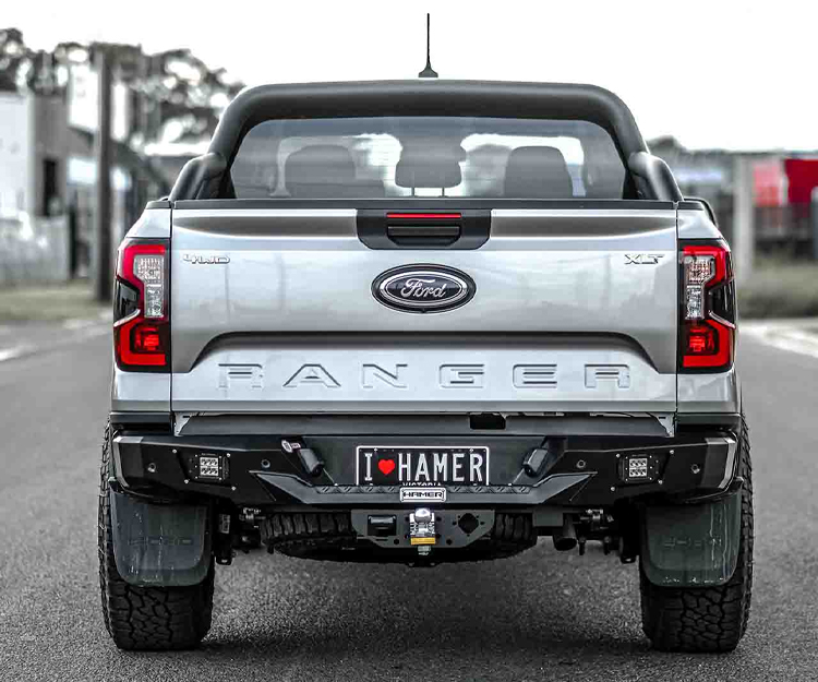 The Wildtrak hasn’t missed out on that pruning process altogether. Back when we drove a prototype Ranger V6 at Ford’s You Yangs proving ground last year, the model was fitted with a widescreen digital instrument cluster that included a full-sized tacho. Hooray, a huge improvement from the old scrunched-up design.