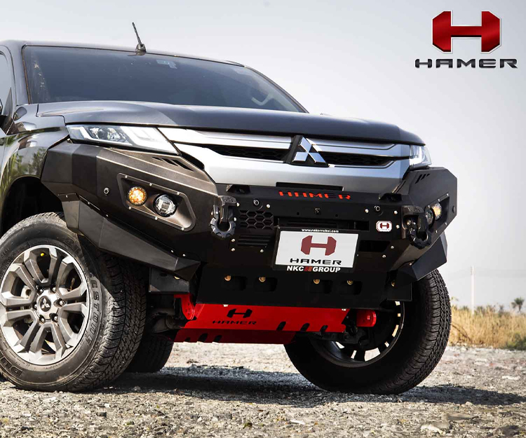 three utes lined up here have obvious high-end features such as leather upholstery, heated front seats, power front seats (driver’s only in the HiLux) and, of course, automatic wipers, auto headlights, an auto-dimming interior rear-view mirror and keyless entry/start.