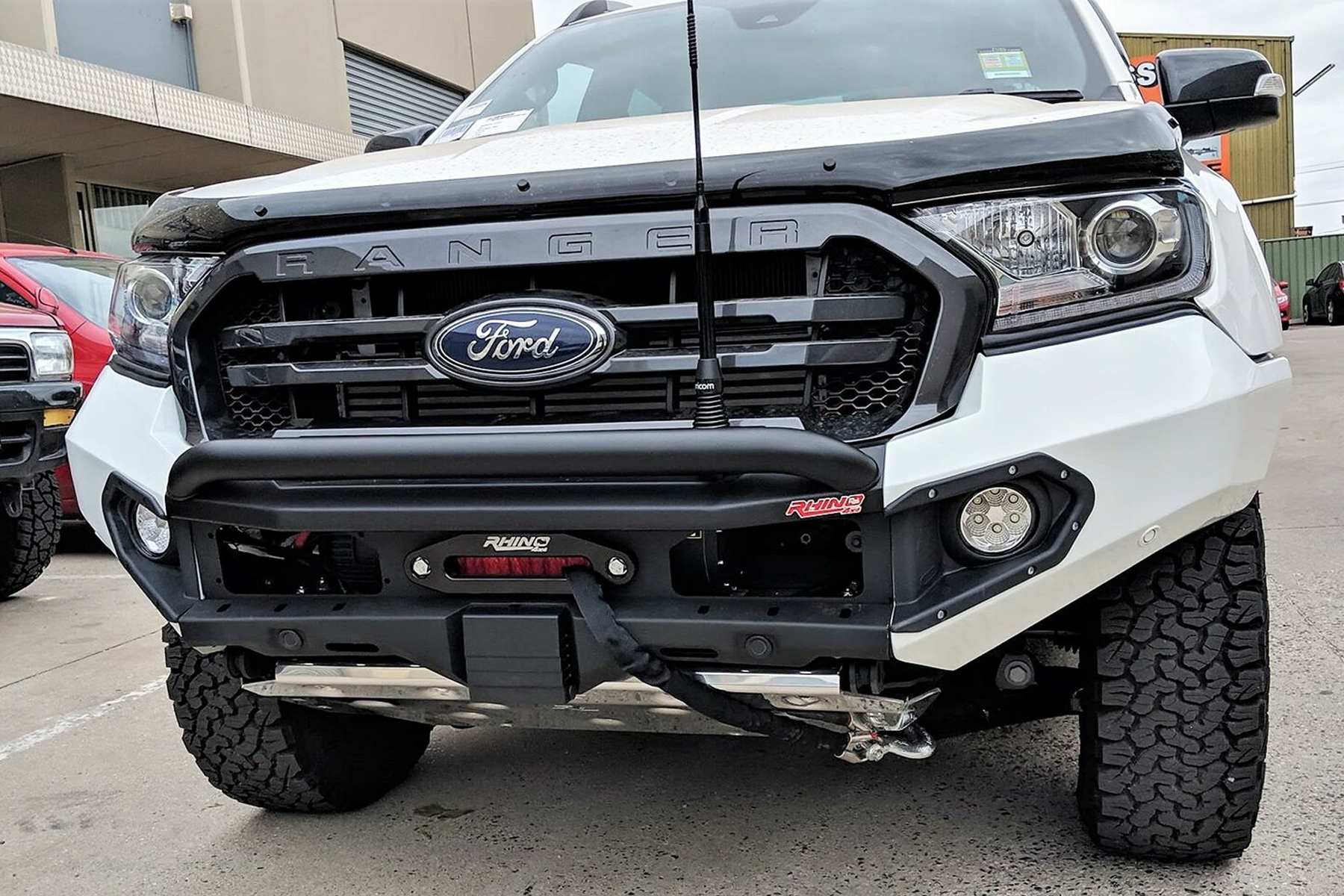 Take a look at this ripper! This Ford Ranger PX2 is rocking an awesome Rhino4x4 setup!