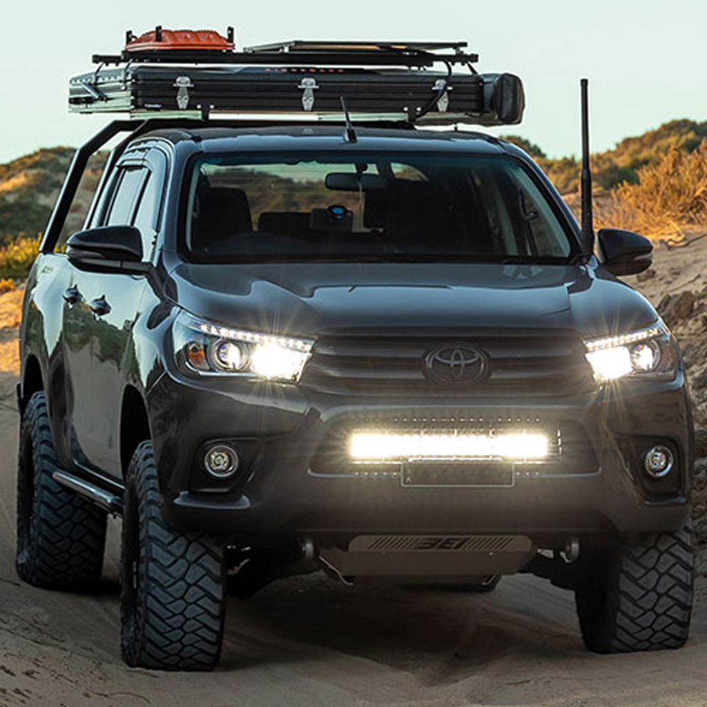 Avenger is equipped with a single electric motor that drives 115kW/260Nm to the front wheels, while its 54kWh lithium-ion battery allows for a 400km driving range.