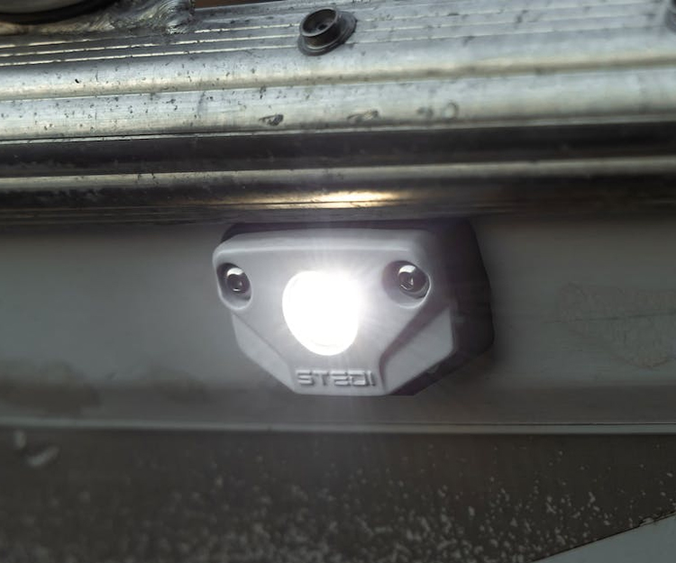 On the surface, you might be wondering what the hell is going on here. After all, there is a substantial price, size and age difference between the brand-new GWM Tank 300 and sedentary 150 Series Toyota Prado, which is soon to be replaced.