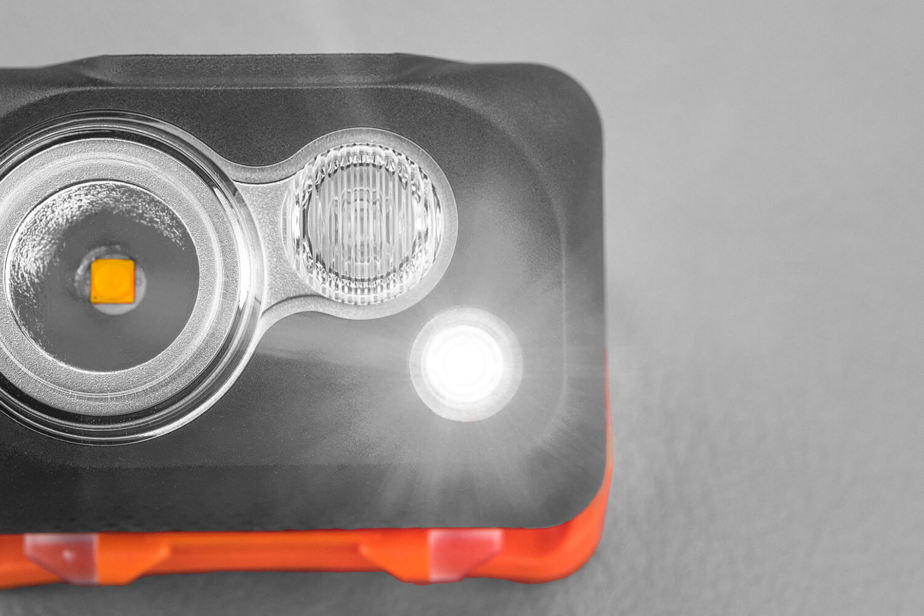 This compact and versatile headlight omits a beautifully toned 4500K light, a bright 6000K flood, and an additional red light. Make no mistake, this is far from excessive. The versatility that is offered will cater to all your night-time needs, allowing you to read the night away.