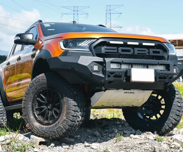 That’s quite an achievement considering kerb weight for GLS goes up from 1991kg to 2085kg, something reflective of its larger exterior size.