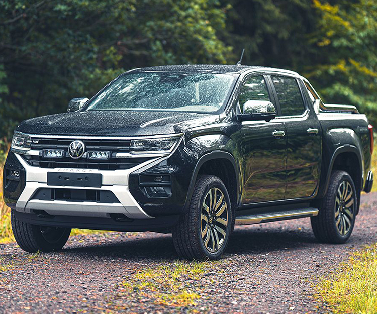 Warranty is limited to three years/100,000km, with roadside assist thrown in for the same period. Service intervals are every 12 months/12,000km; expect to pay more than $600 per visit, on average, across those first three years.