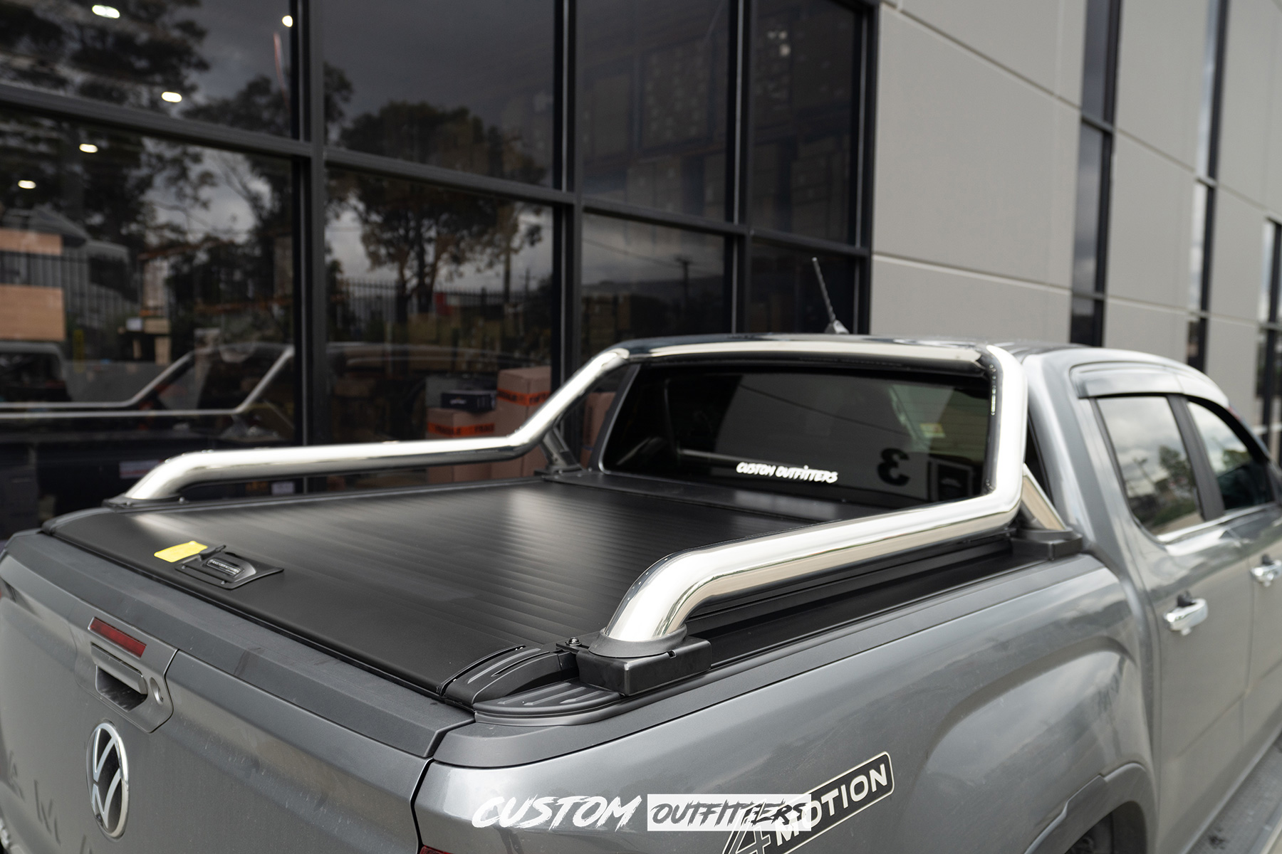 Black Venom Manual Roller Shutter & Sports Bar Adapter Kit to suit Next Gen Volkswagen Amarok 2023-2026 - Image 3