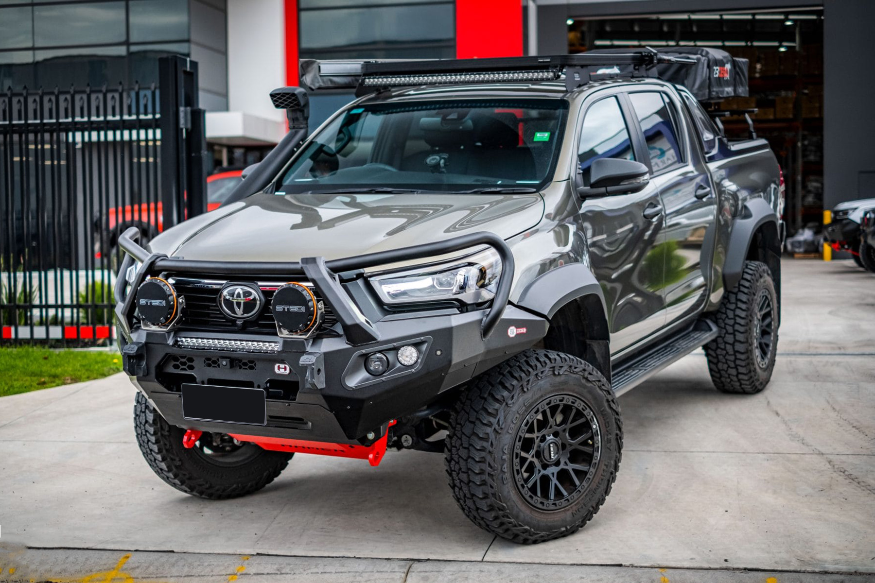 Hamer King PLUS Series Bull Bar for Toyota Hilux Rogue 2022+ - Image 2