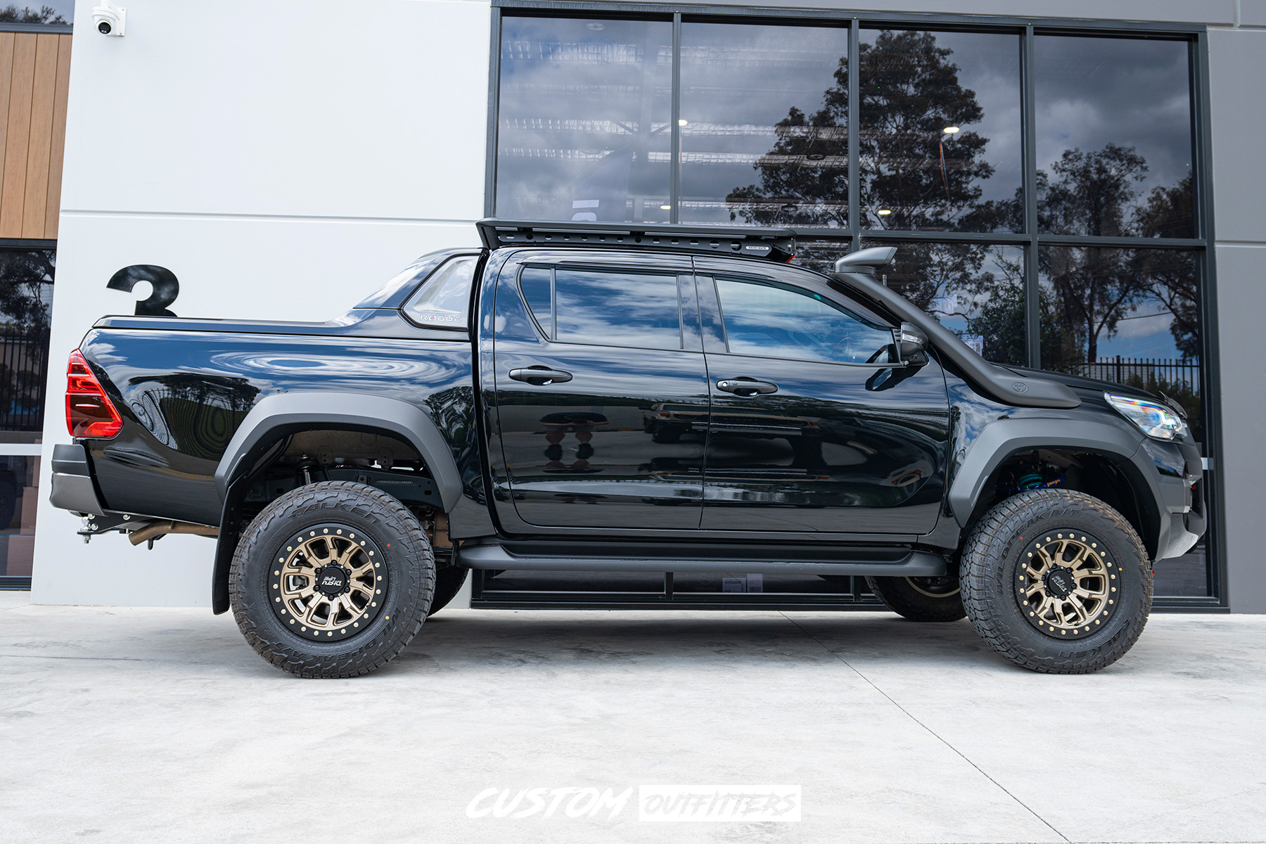 Toyota Hilux Rogue Build