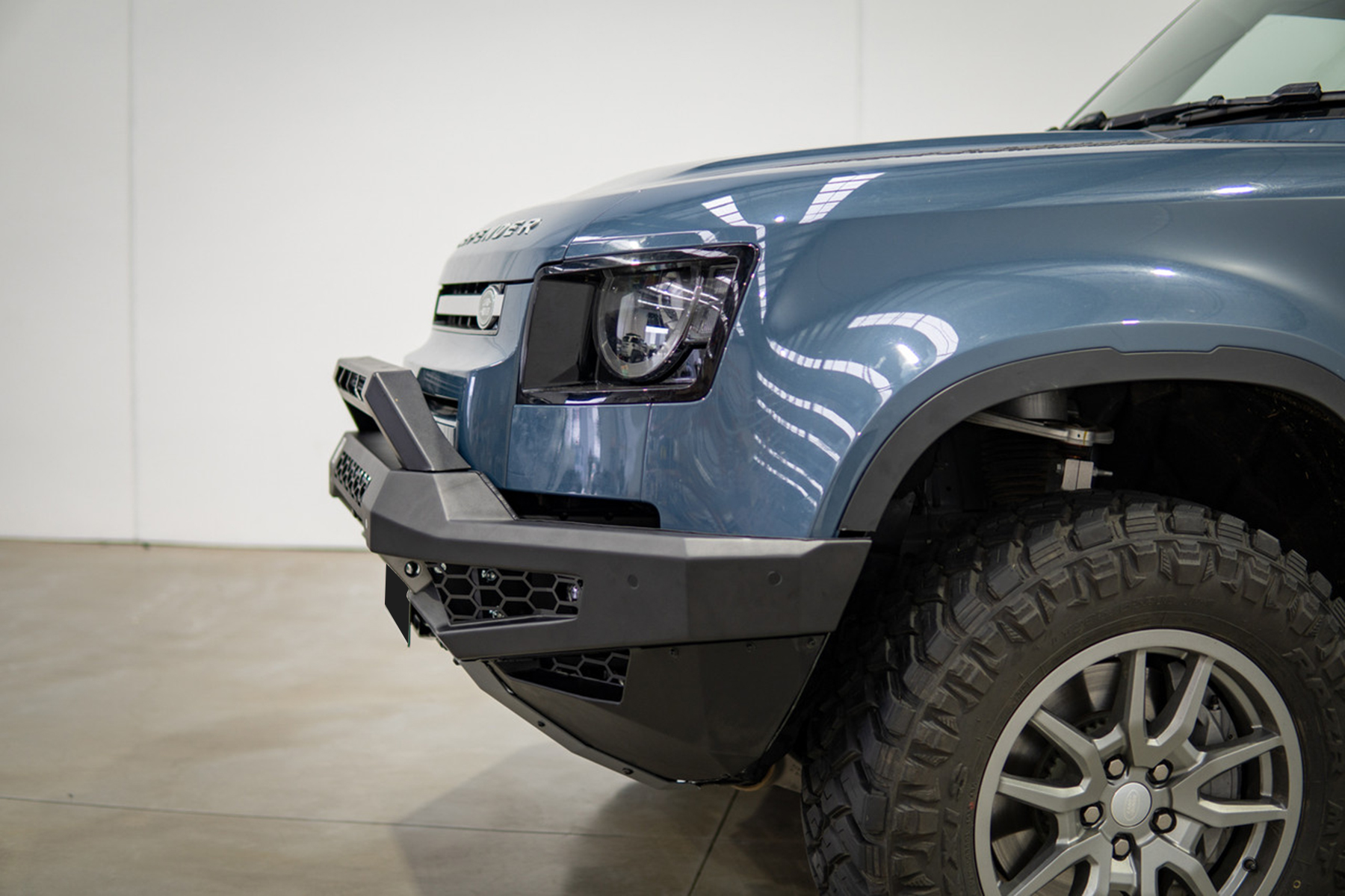 Offroad Animal Predator Bull Bar & Light Bar l Landrover Defender L663 (2020-2026) - Image 4