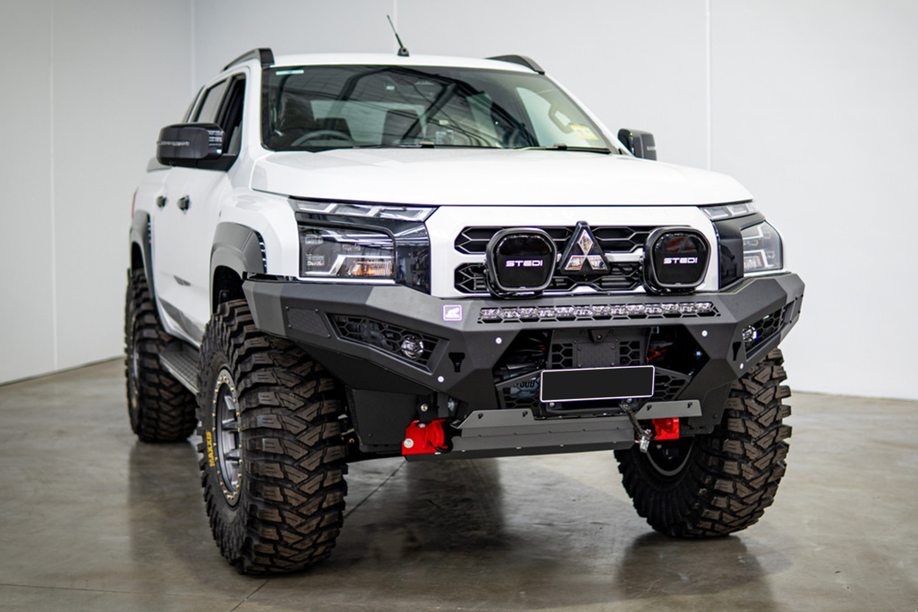 Offroad Animal Predator Bull Bar & Light Bar l Mitsubishi Triton MV (2024-2026)