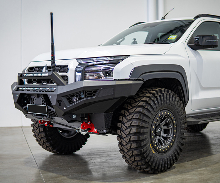 Predator_bull_bar_on_Triton_17__78197.jpg_1