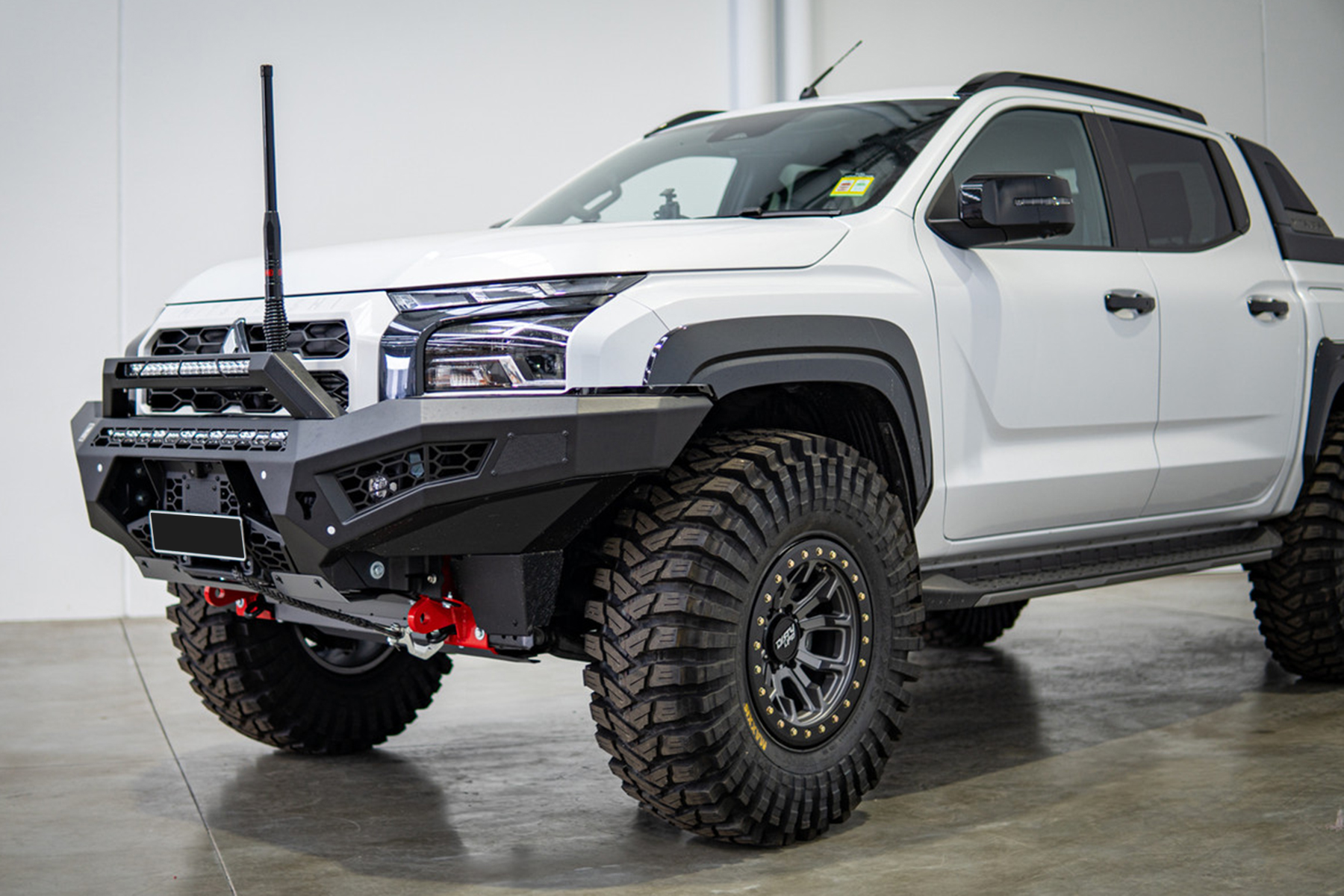 Offroad Animal Predator Bull Bar & Light Bar l Mitsubishi Triton MV (2024-2026) - Image 6