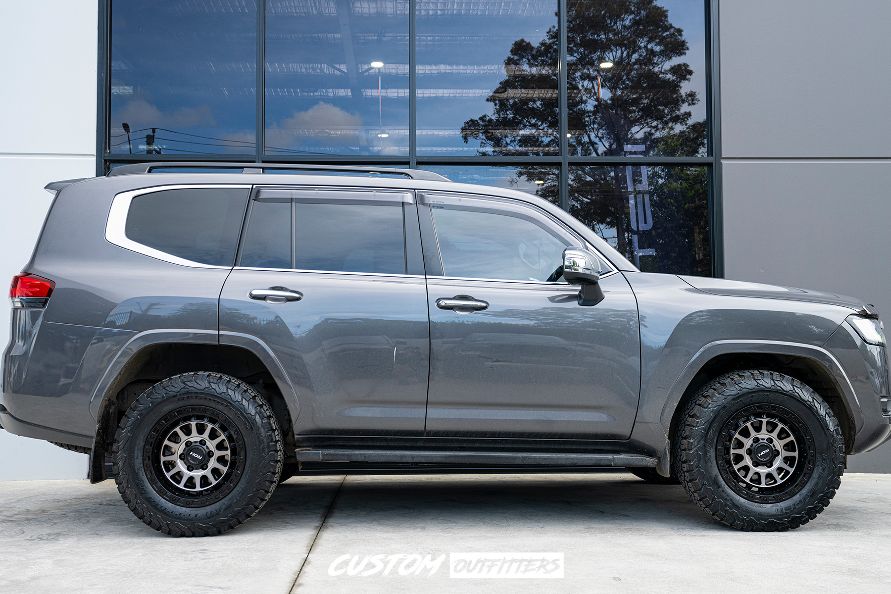 Toyota Landcruiser 300 Series Build