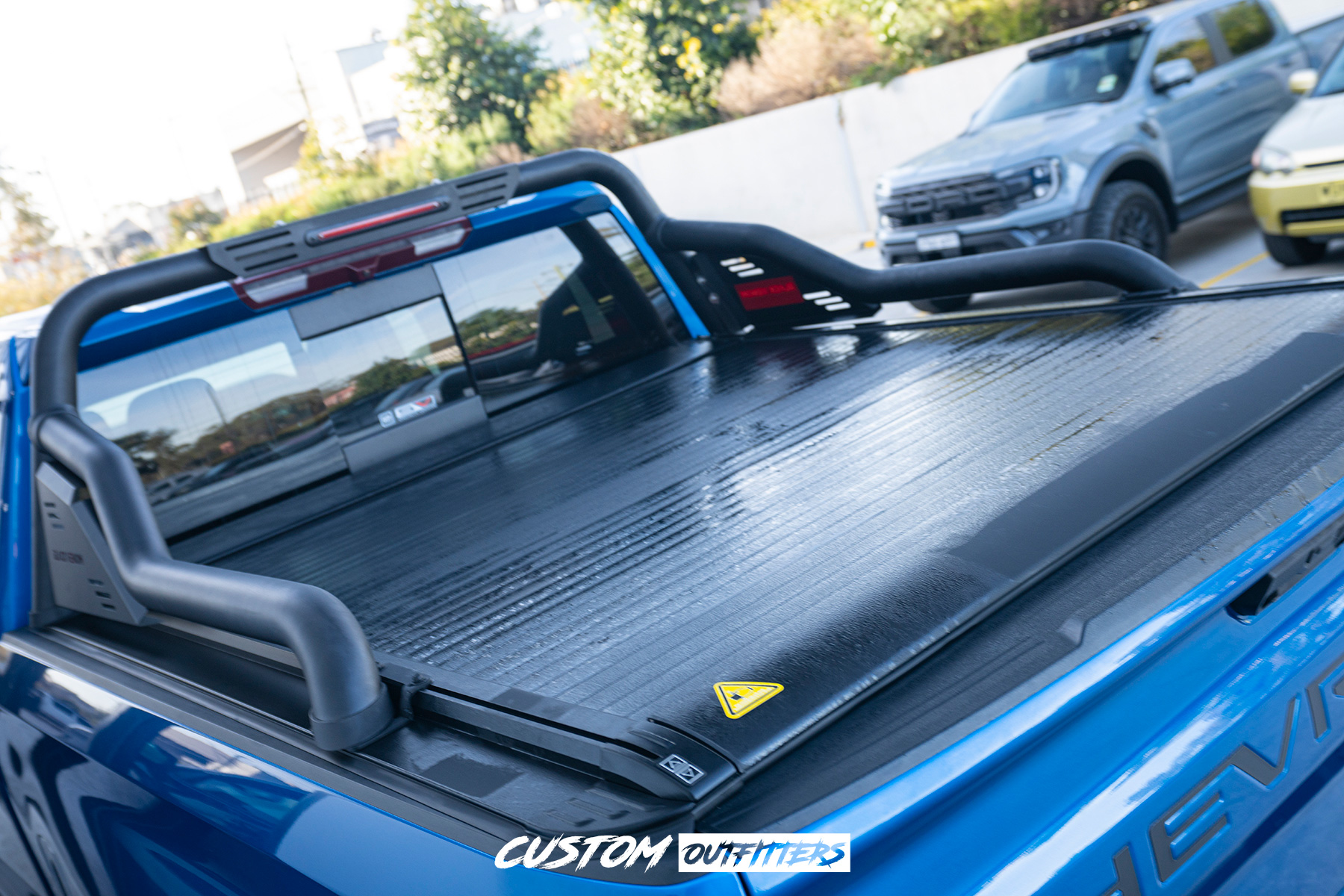 Black Venom Electric Roller Shutter & Extended Sports Bar for Chevrolet Silverado ZR2 5x8" Bed (LTZ, ZR2, Trail Boss) - Image 3