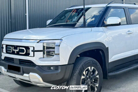 UHF Antenna Mounting Bracket & GME XRS 4WD PACK for BYD Shark 6