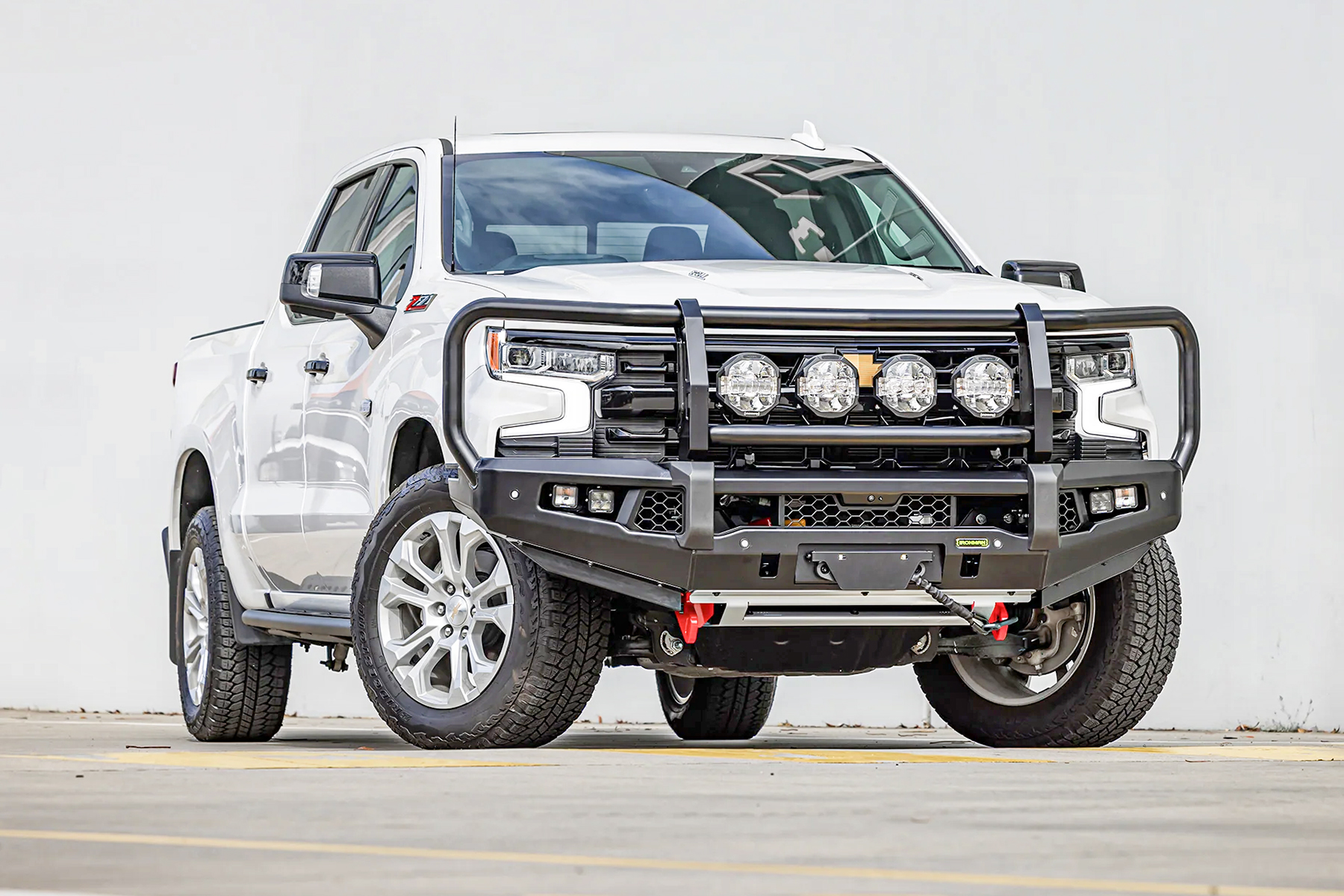APEX-Bull-Bar-for-Silverado-1_15b45dfc-819b-4c45-9256-71405411fcb5