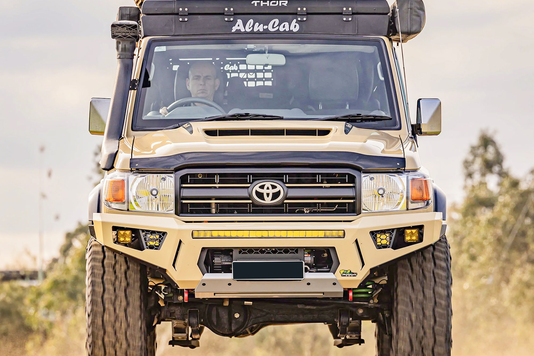 BBR019-toyota-landcruiser-70-series-raid-bull-bar-2_dff6d792-ef78-4eee-aa17-6b3233883619