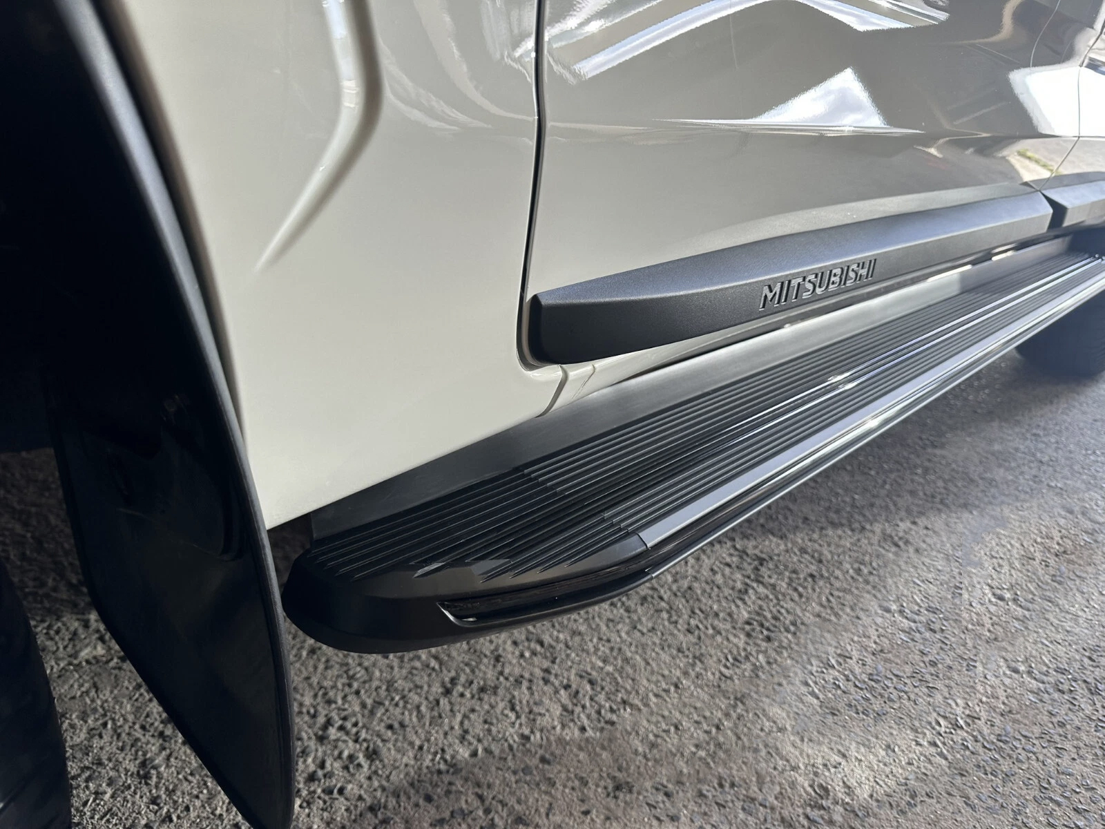 Black Alloy Side Steps to suit Mitsubishi Triton MV Dual Cab 2024+
