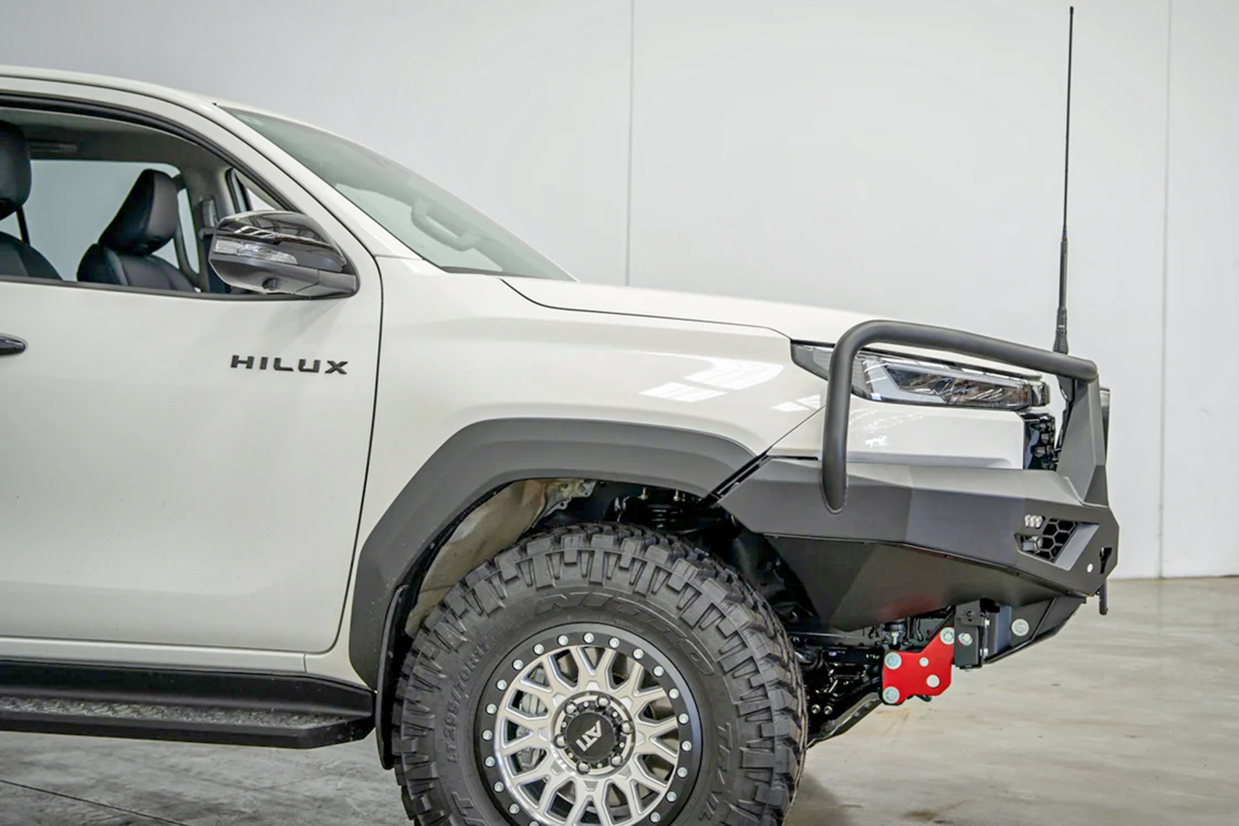 Offroad Animal Toro Bull Bar l Toyota Hilux N90 2025+ - Image 4
