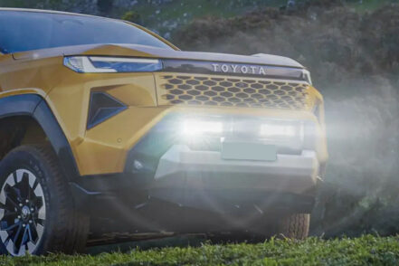 N90 Hilux Behind-Grille Light Bar Kit (ST3K 21.5 Inch Light Bar)