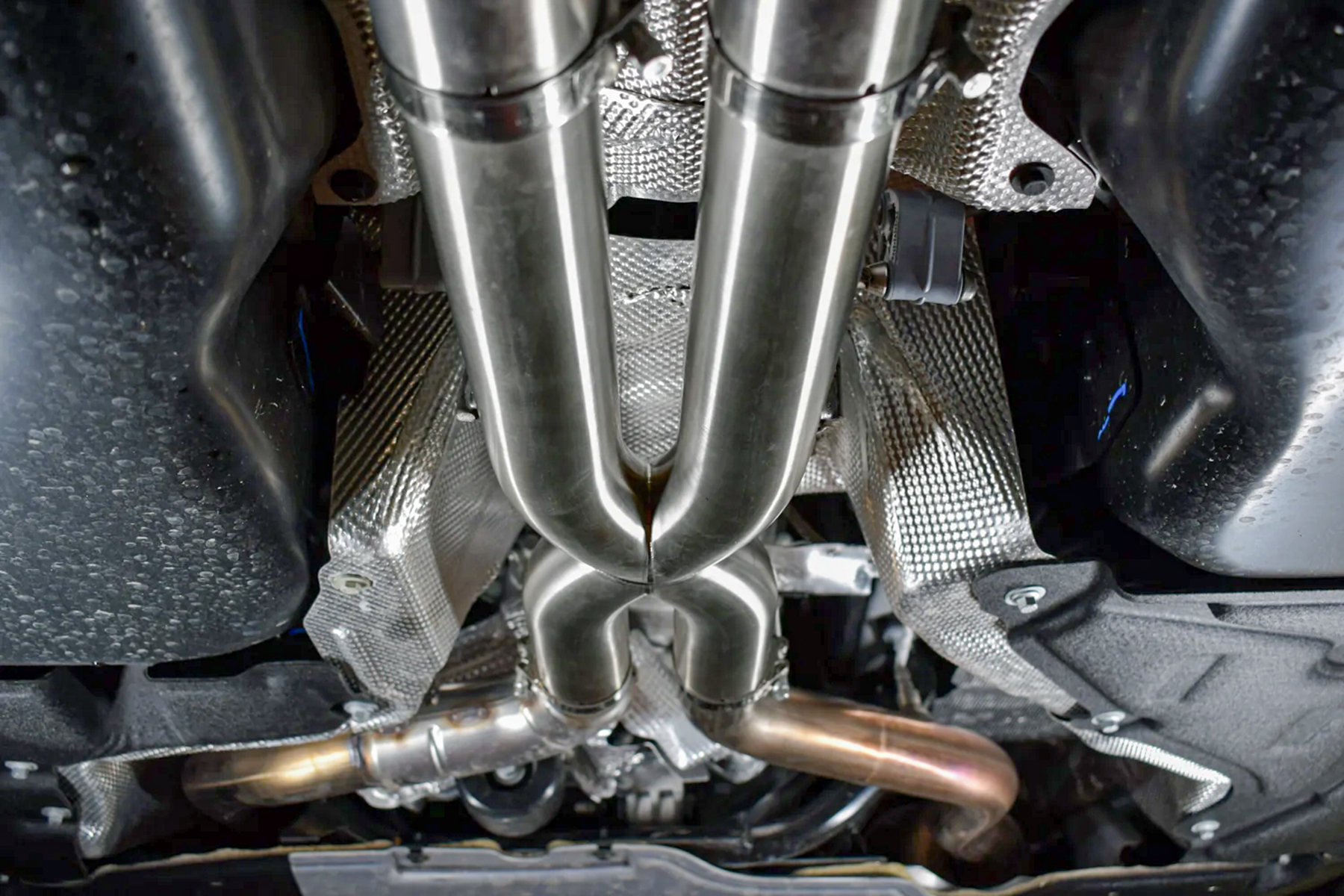 LR425S_Land_Rover_Defender_P425_V8_Sport_Exhaust_System_with_Sound_Architect_20251110_06_2048x